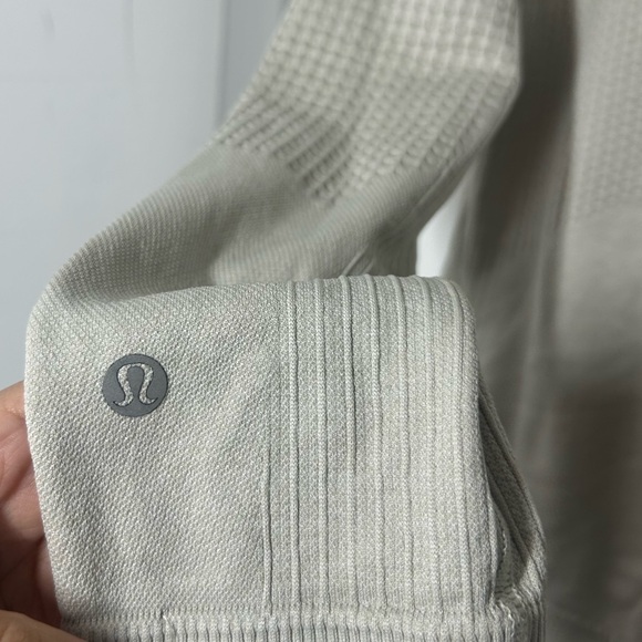 Lululemon Men’s Beige Textured Waffle Pullover Quarter Zip Sweater size small - Picture 15 of 15